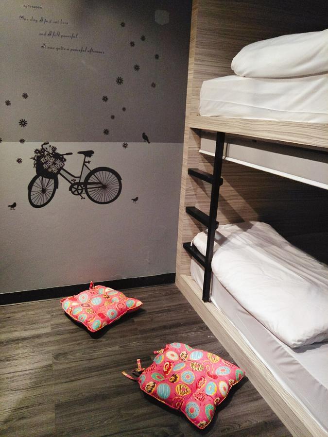 Badu Sukhumvit Dormitory Bangkok Luaran gambar