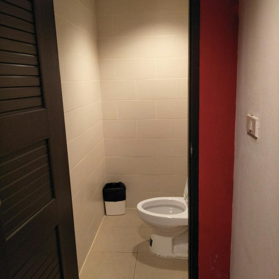 Badu Sukhumvit Dormitory Bangkok Luaran gambar