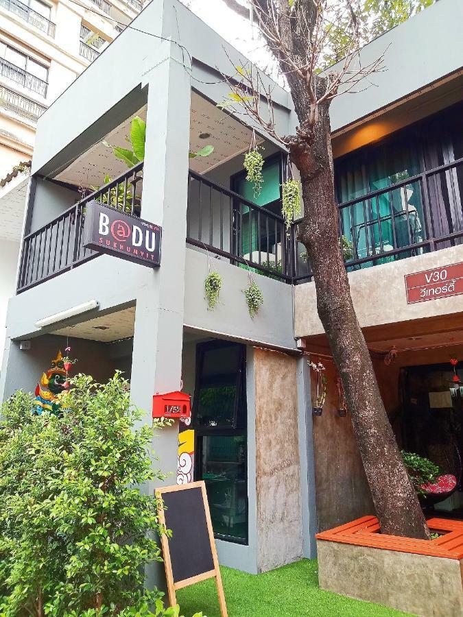 Badu Sukhumvit Dormitory Bangkok Luaran gambar