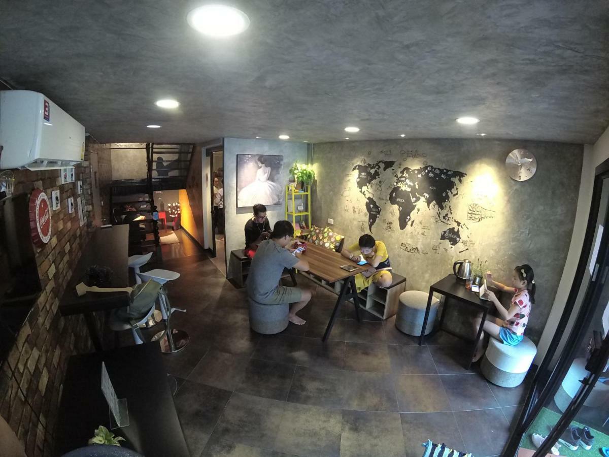 Badu Sukhumvit Dormitory Bangkok Luaran gambar