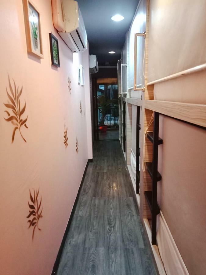 Badu Sukhumvit Dormitory Bangkok Luaran gambar