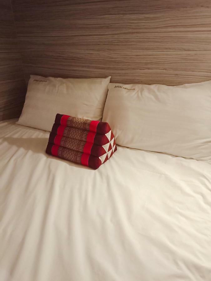 Badu Sukhumvit Dormitory Bangkok Luaran gambar