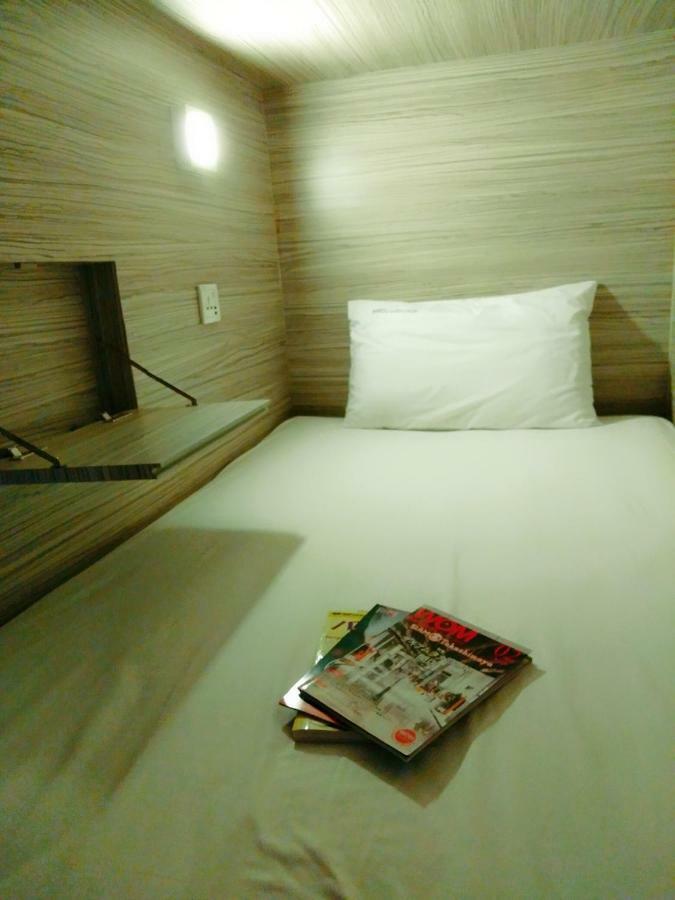 Badu Sukhumvit Dormitory Bangkok Luaran gambar